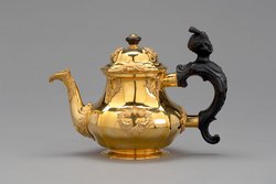 Teekanne des Frühstückservices der Kaiserin Maria Theresia