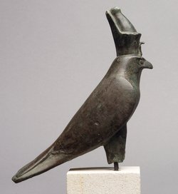 Horusfalke mit Doppelkrone