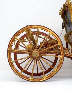 Rokoko-Berline, sogenannter „Prinzen“- oder „Damenwagen“