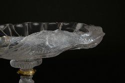 Muschelförmige Schale mit Drachen