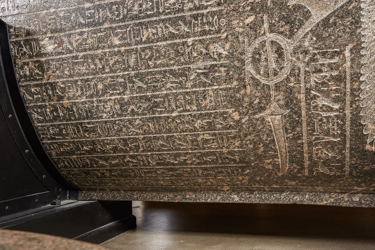Sarkophag des Priesters Nes-schu-tefnut