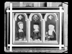 Kaiser Karl V. (1500-1558), Brustbild als Zweijähriger zusammen mit seinen Schwestern Eleonore (1498-1558) und Isabella (1501-1525)
