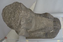 Sitzstatue der Göttin Sachmet