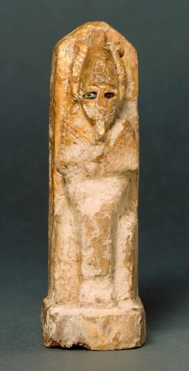 Obeliskenförmiger Behälter mit Osirisfigur