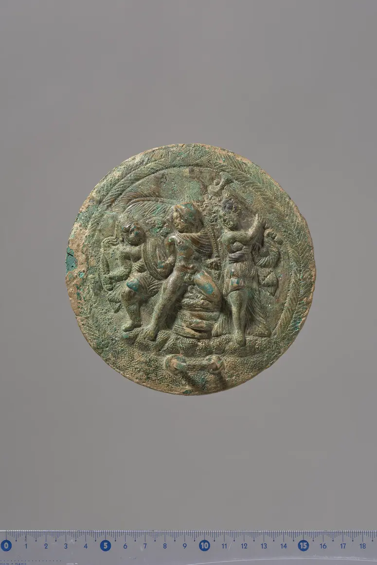 Reliefapplik eines Klappspiegels: Deiphobos, Paris, Kassandra