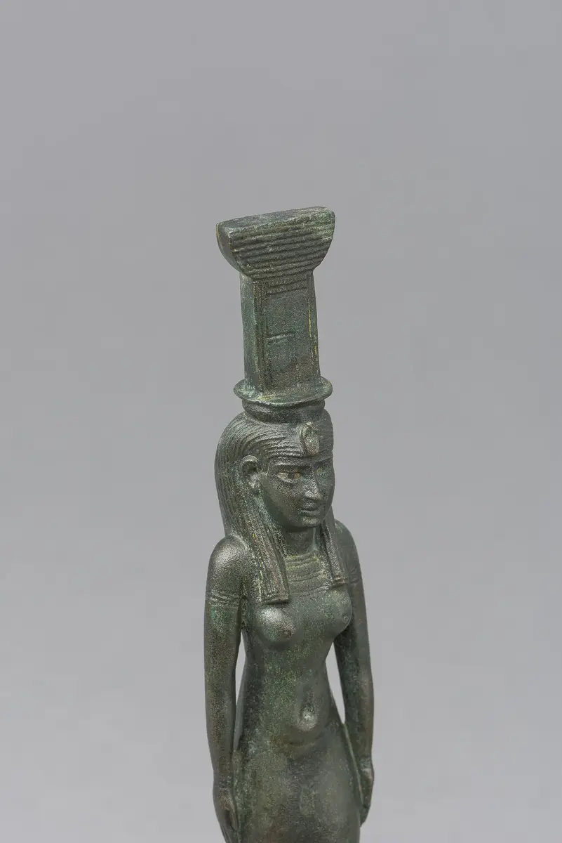 Göttin Nephthys, schreitend