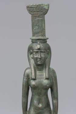 Göttin Nephthys, schreitend