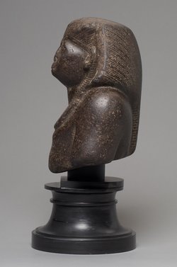 Oberteil einer Statue des Königs Amenemhet III.