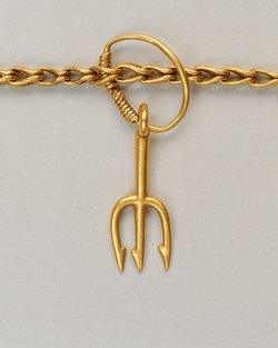 Goldkette mit 52 Anhängern