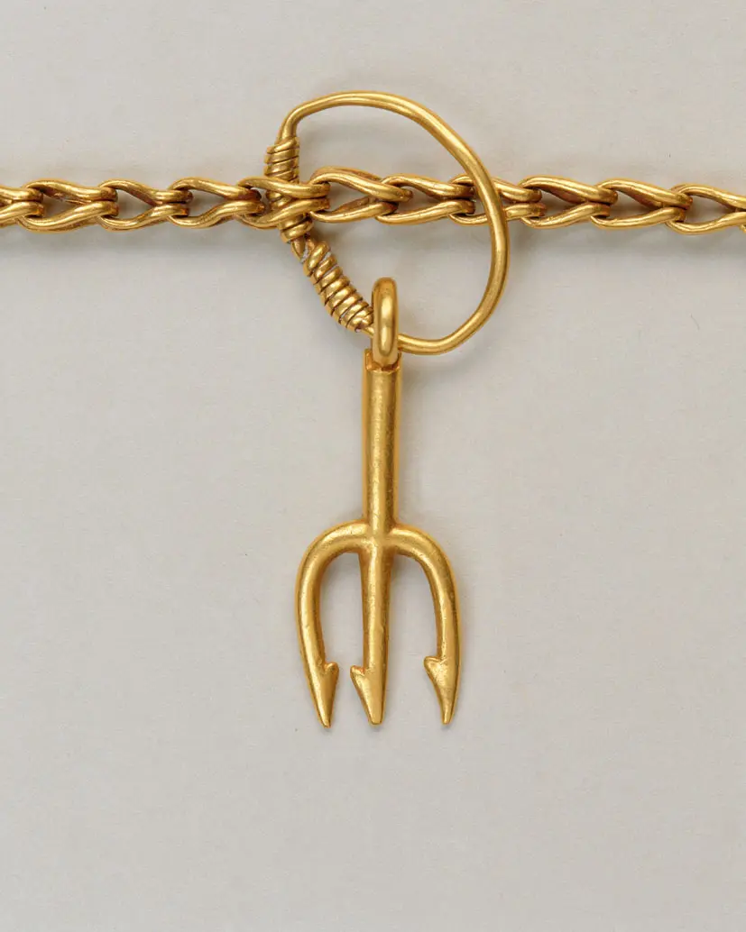 Goldkette mit 52 Anhängern