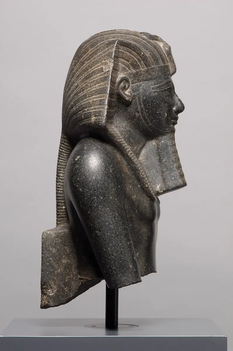 Oberteil einer Statue König Thutmosis' III.