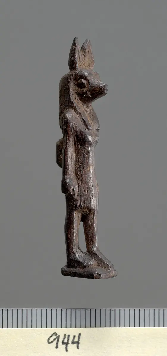 Stehender Gott Anubis mit Schakalkopf