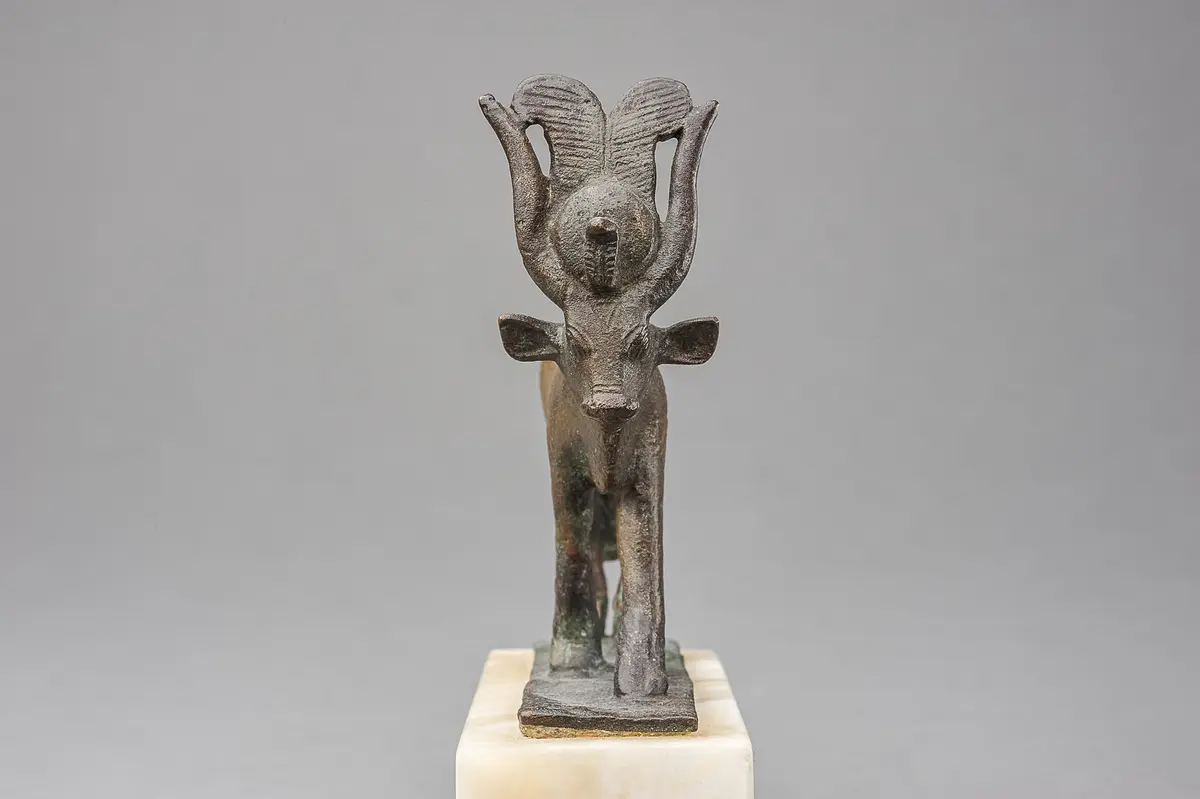 Göttin Isis-Hathor in Kuhgestalt