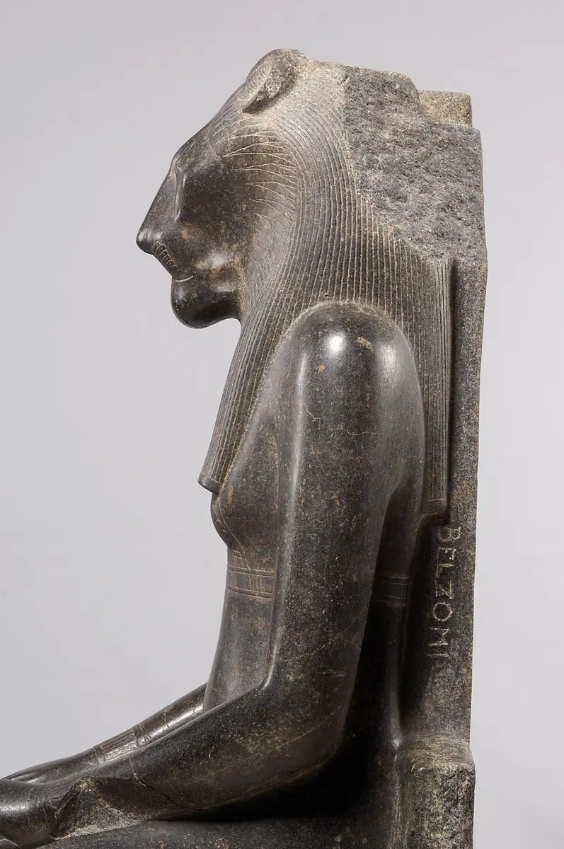 Sitzstatue der Göttin Sachmet