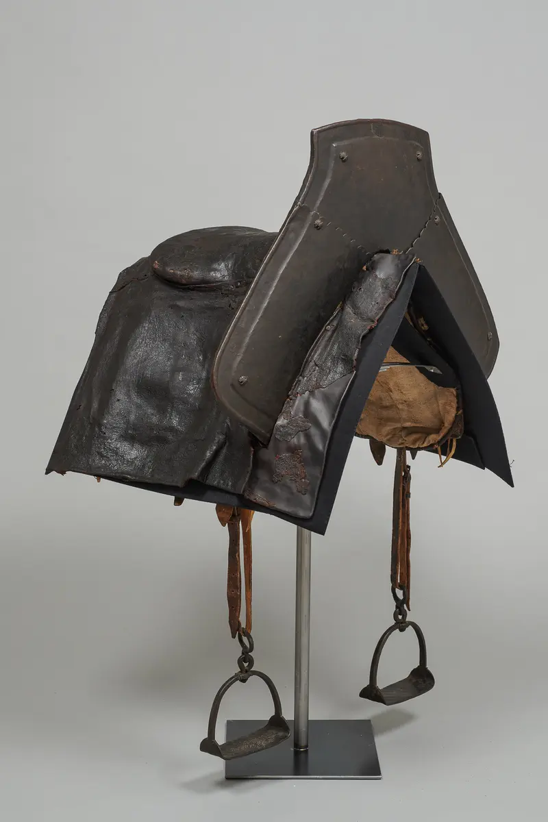 Schwarzer Stechsattel