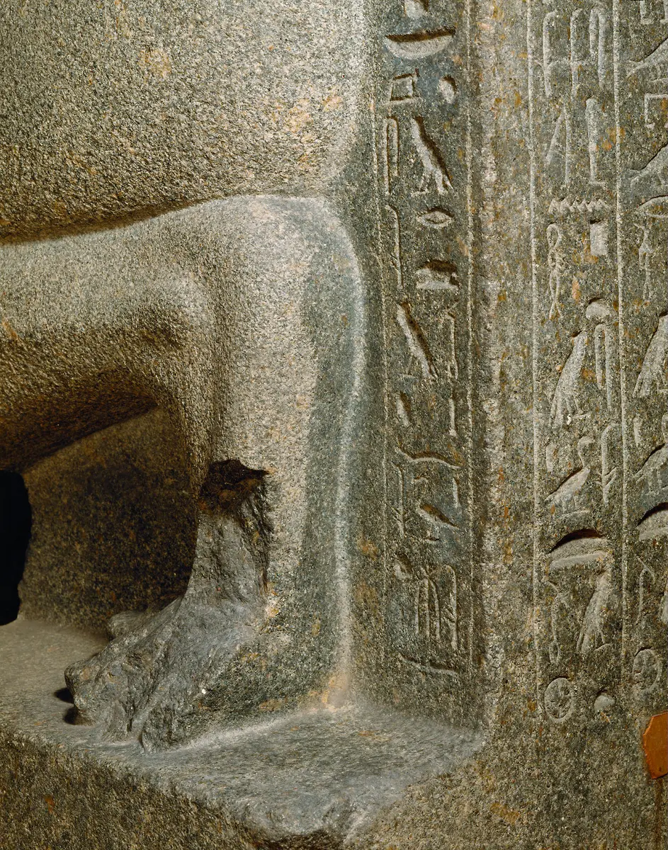 Fragmentierte Statue des Cha-em-waset