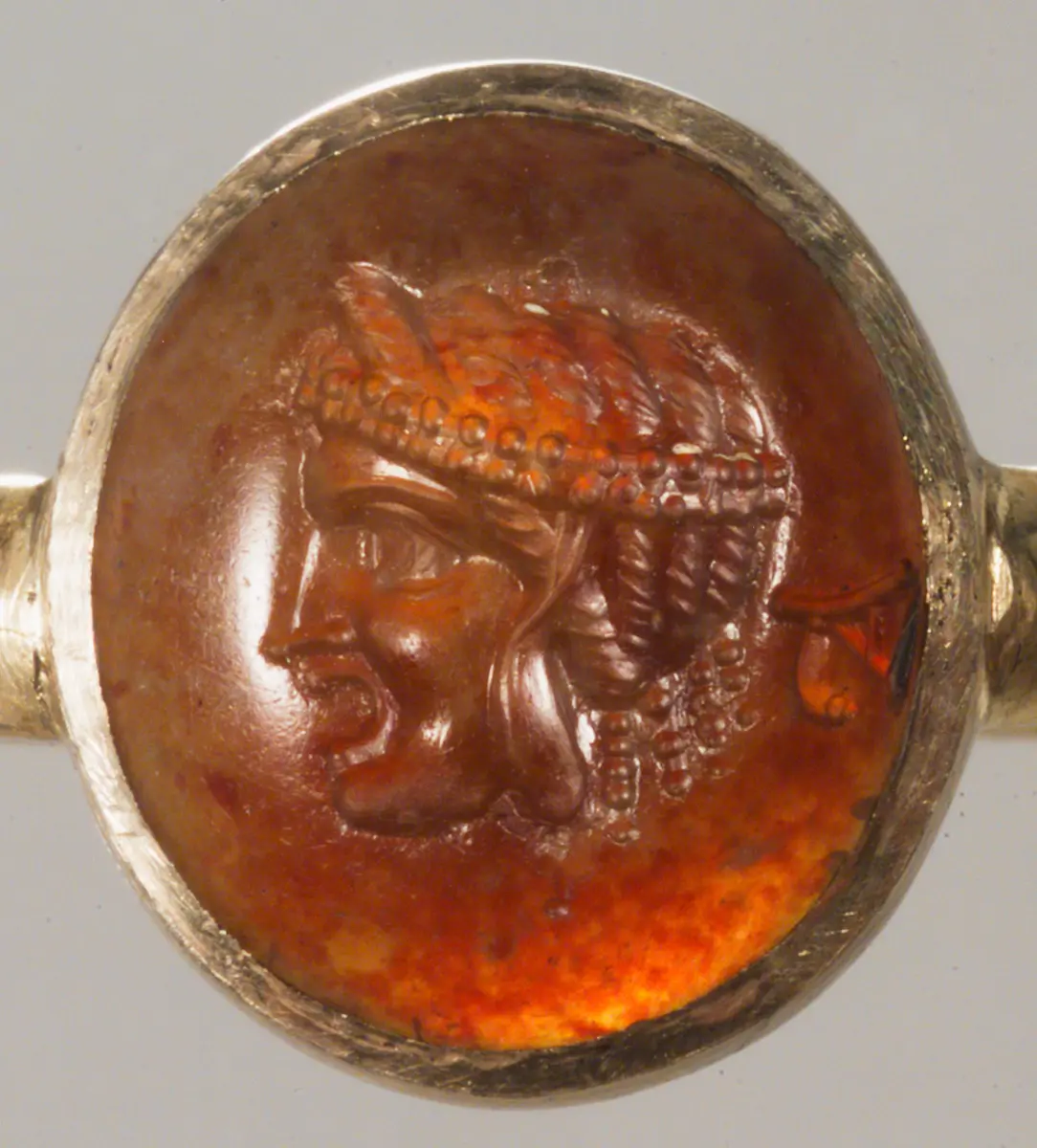 Komödienmaske einer jungen Hetäre