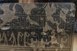 Sarkophag des Priesters Nes-schu-tefnut