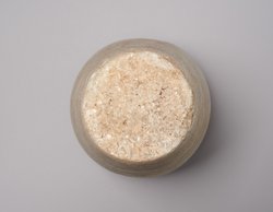 Kanope mit Deckel in Form eines Menschenkopfes