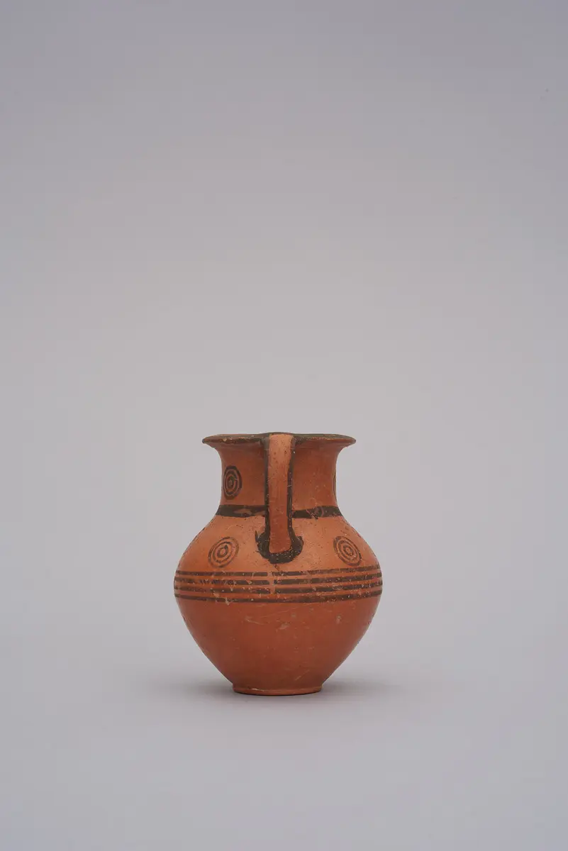 Amphoriskos der Black on red II (IV) Ware
