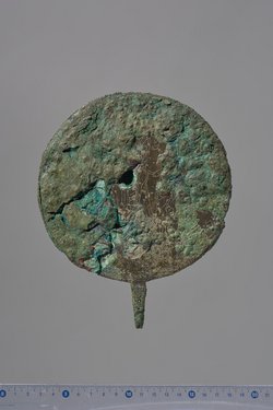 Spiegel mit Griffzapfen: Dreifigurenszene (Idas, Marpessa, Apollon)
