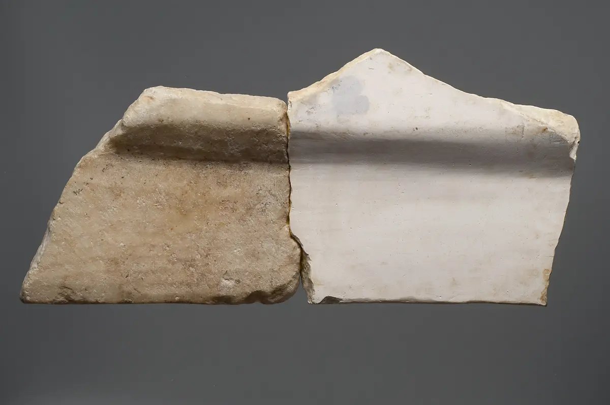 Tischplattenfragment: Jonas in der Kürbislaube