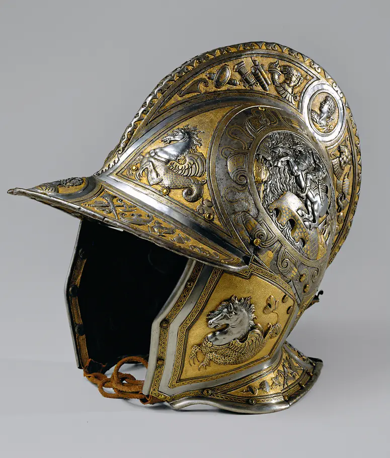 Sturmhaube aus einem All'antica-Ensemble mit Rundschild (A 936b)