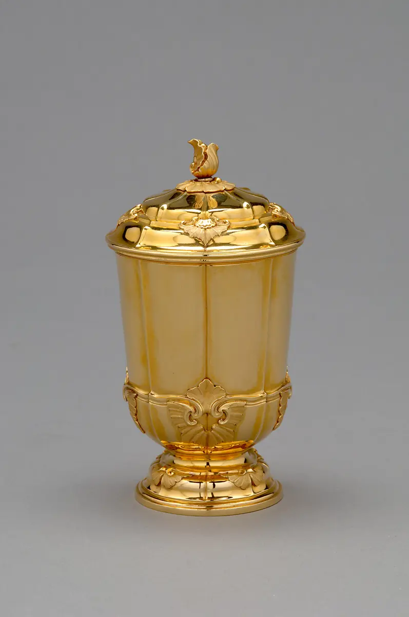 Deckelbecher des Frühstückservices der Kaiserin Maria Theresia