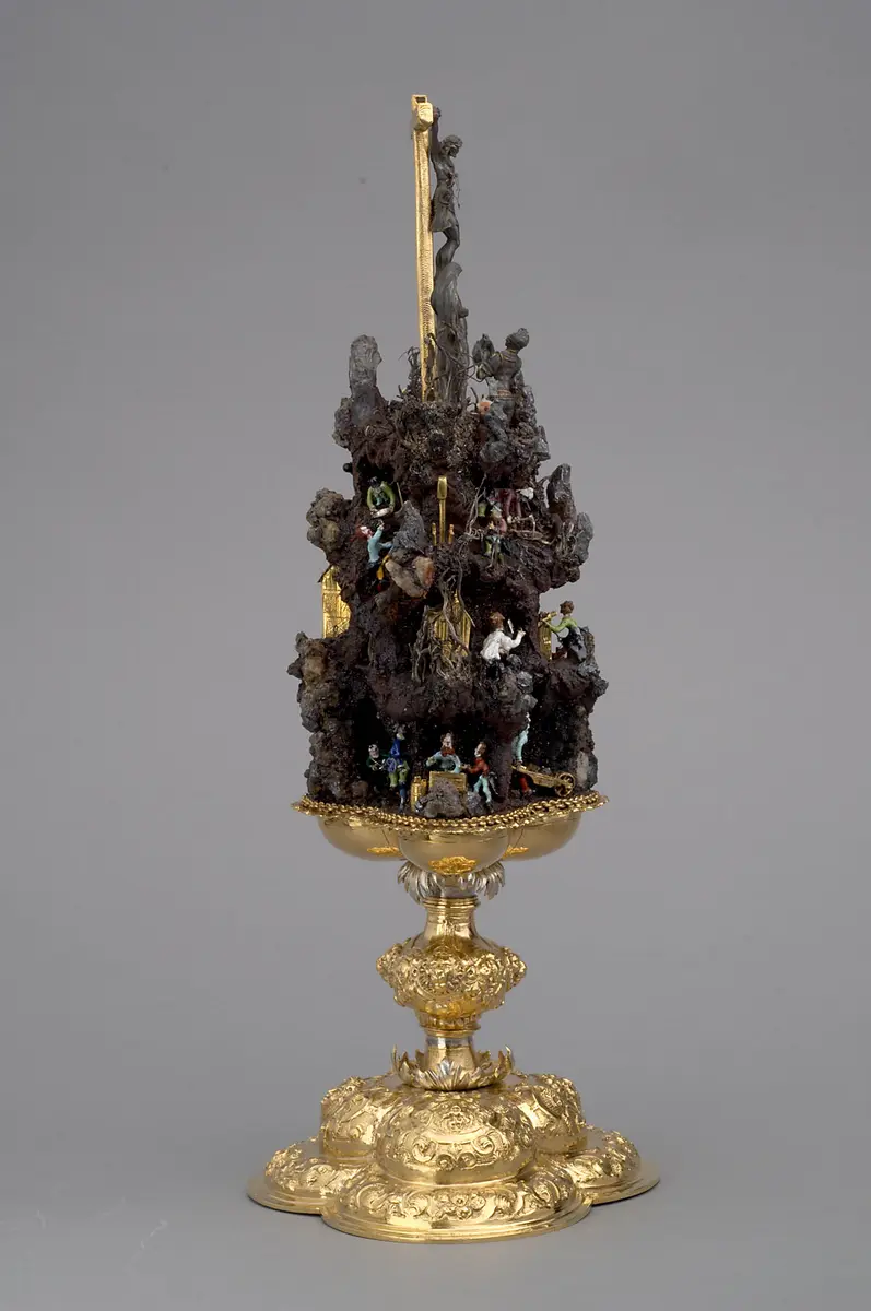 Handstein mit Bergwerk und Kreuzigung Christi