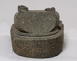 Unterteil einer Schreiberstatue des Imen-mes