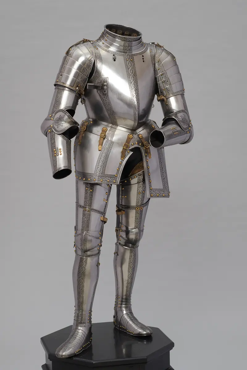 Schwarzgeätzter Stechküriss der Rosenblatt-Garnitur