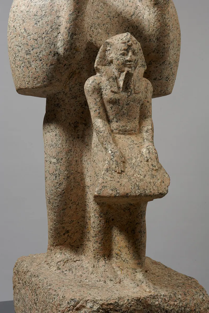 Mantelpavian mit König