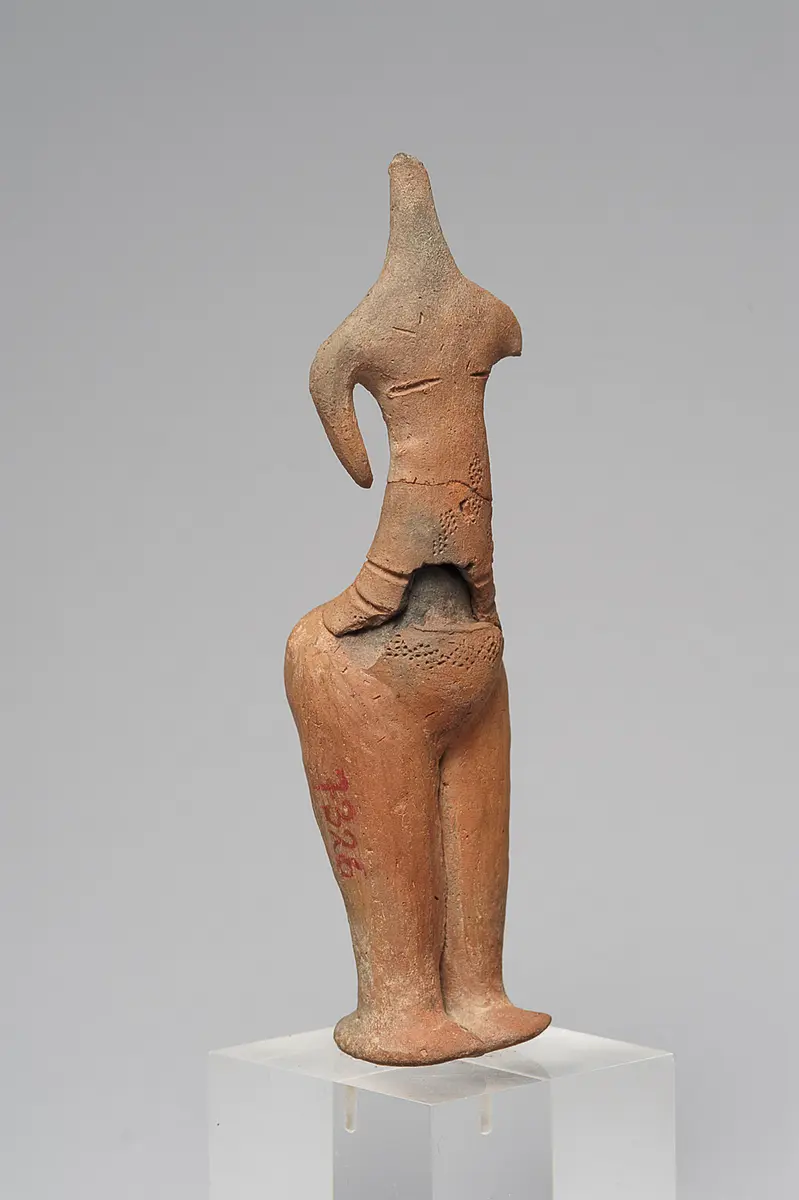 Figur einer stehenden Frau