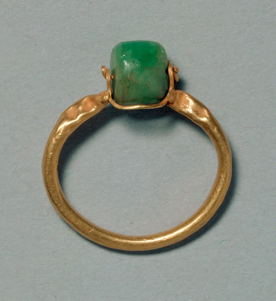 Fingerring mit Perle aus Beryll