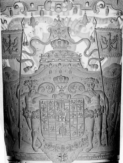 Pokal mit Portrait Friedrichs II. von Preußen und preußischem Wappen
