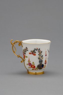 Schokoladebecher des Frühstückservices der Kaiserin Maria Theresia;