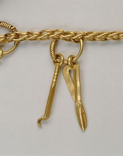 Goldkette mit 52 Anhängern