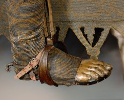 All'antica-Mannsharnisch der "Romanischen Rüstung"