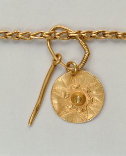 Goldkette mit 52 Anhängern