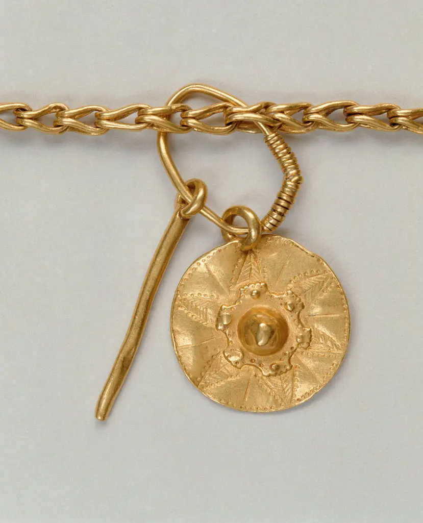 Goldkette mit 52 Anhängern