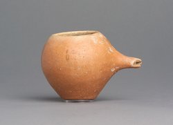 Bauchiges Gefäß mit Ausgußrohr
