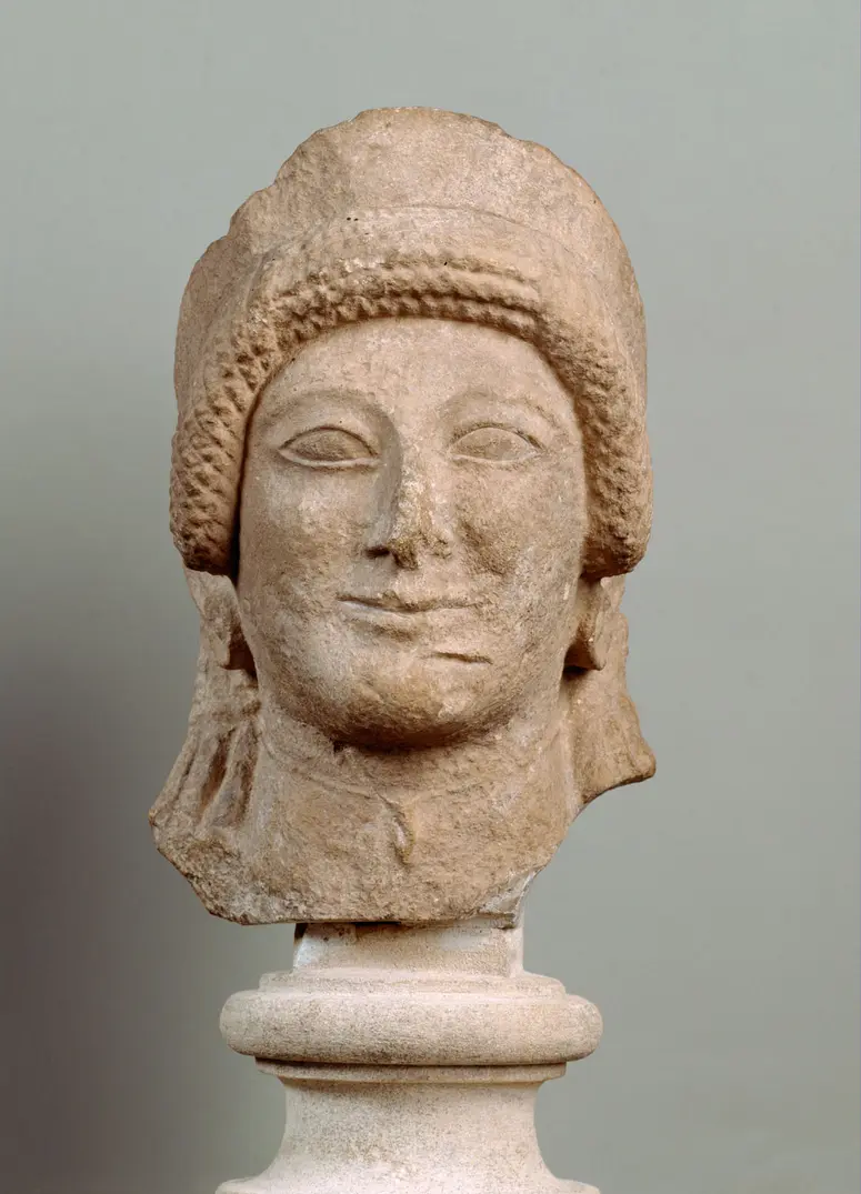 Frau mit Diadem