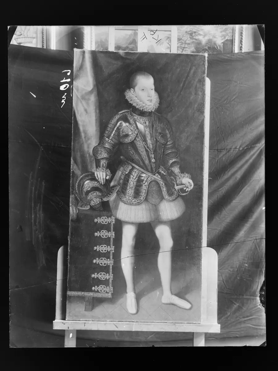 Infant Philipp in einem Harnisch