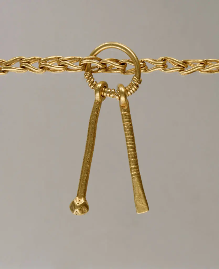 Goldkette mit 52 Anhängern