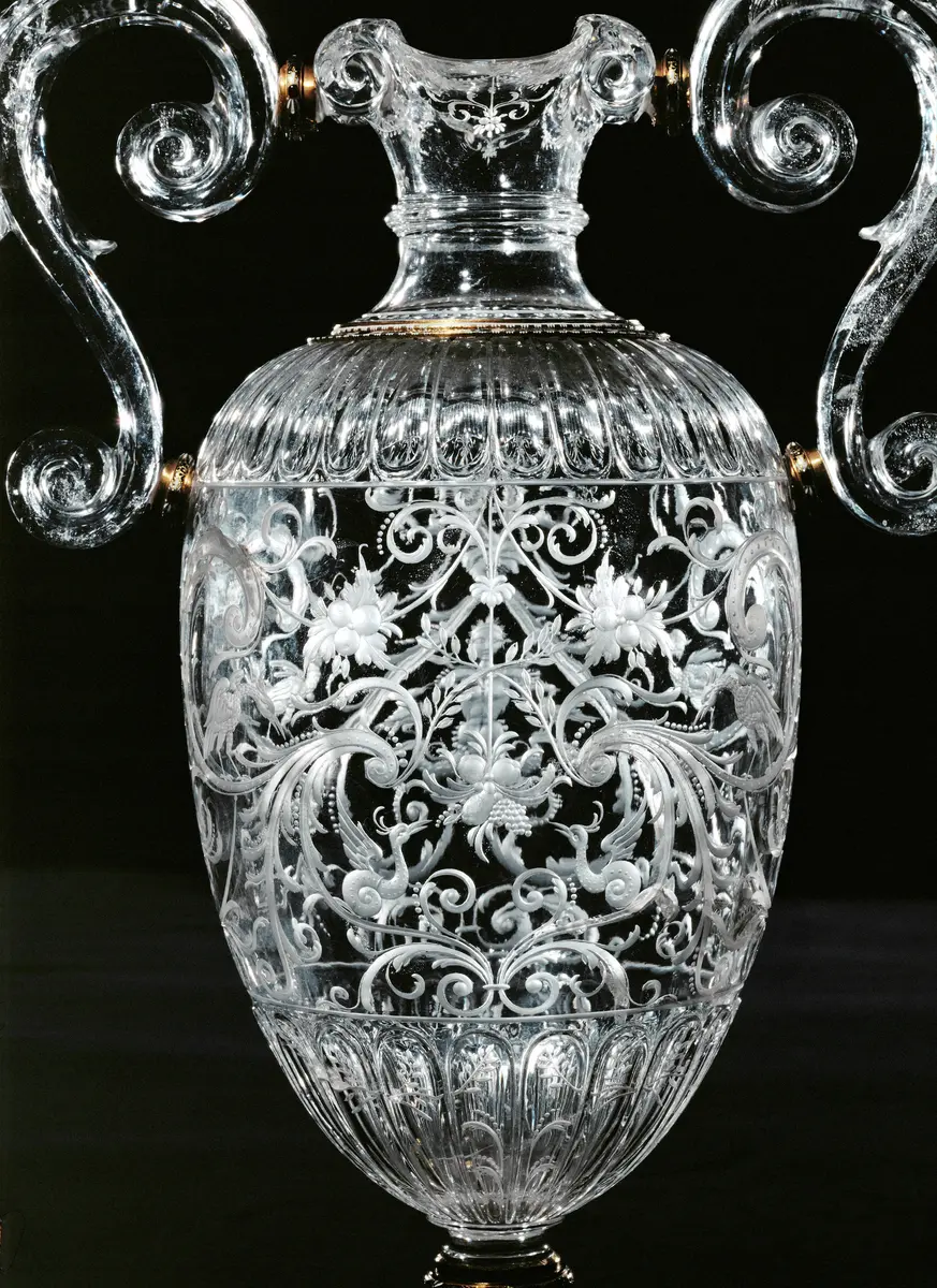 Vase mit zwei Volutenhenkeln