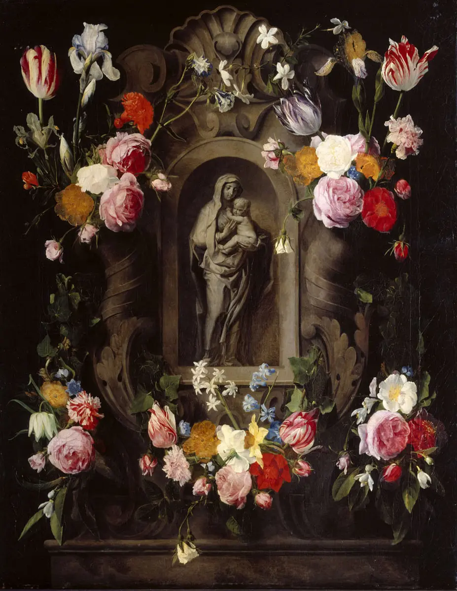 Figurine of the Lady framed by Flowers