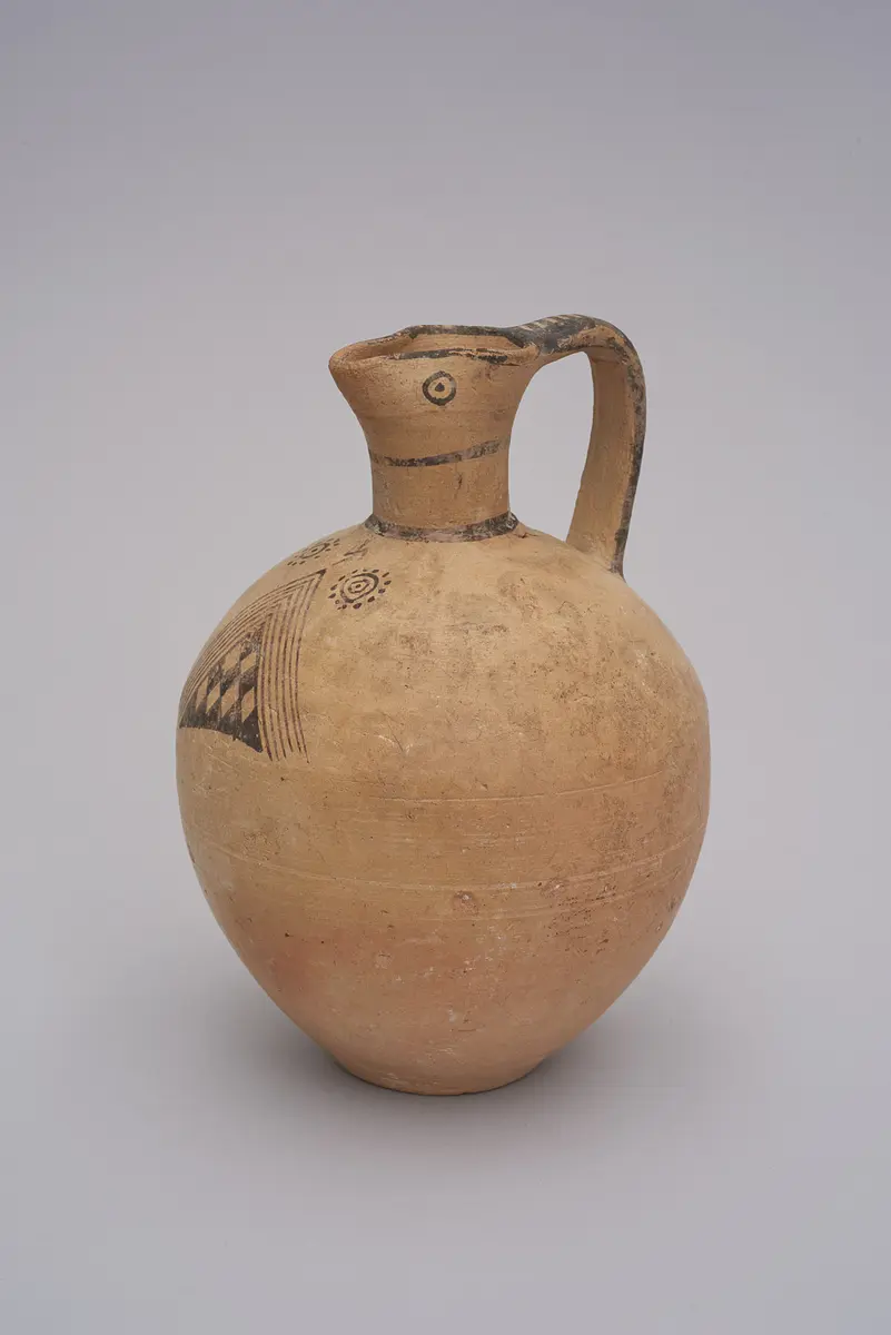 Kanne mit Kleeblattmündung der White Painted III Ware