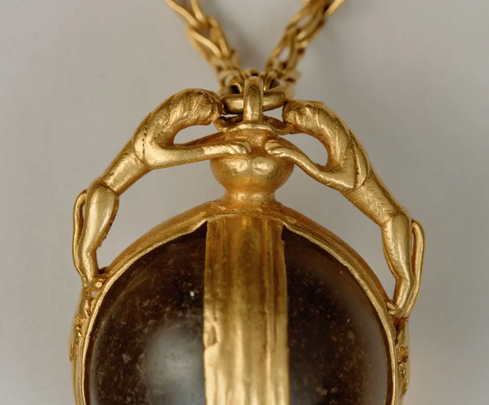 Goldkette mit 52 Anhängern