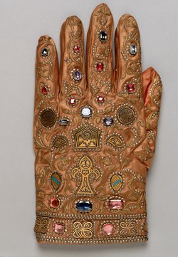 Die Handschuhe des Ornats Kaiser Franz I. Stephan von Lothringen (Barockkopien nach den Gewändern des Krönungsornates des Heiligen Römischen Reiches)