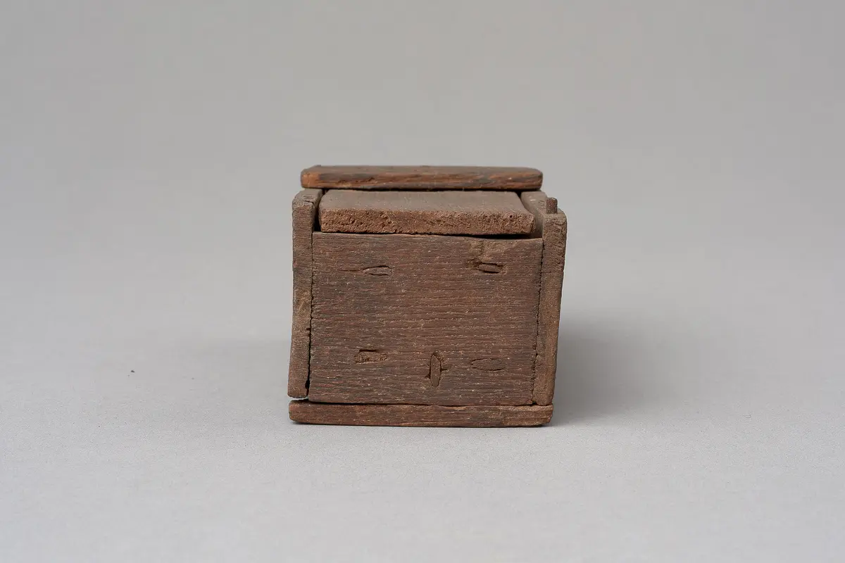 Kästchen mit Schiebedeckel